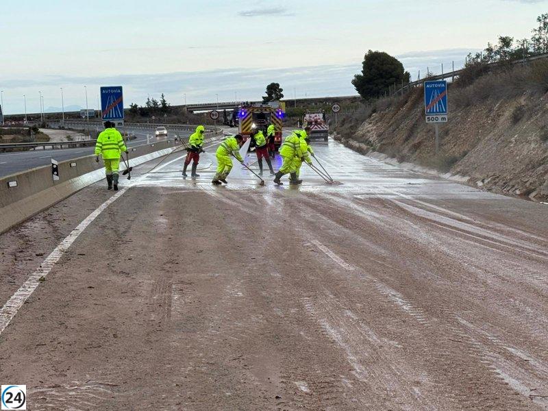 Cuatro carreteras regionales bloqueadas debido a las intensas lluvias.
