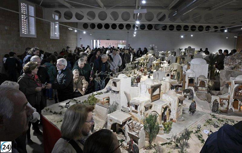 El belén de Casillas regresa tras diez años con 70 escenas y 500 figuritas.