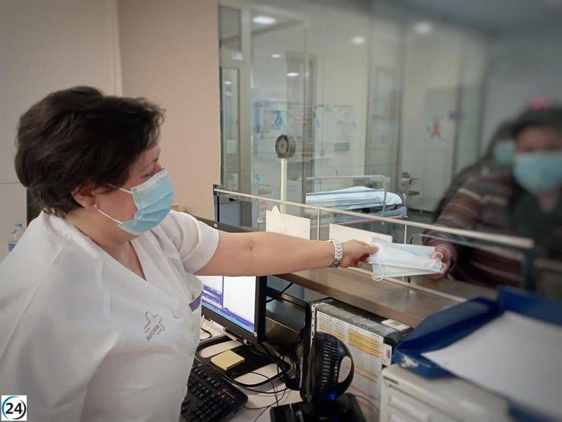 Salud extiende la obligación del uso de mascarillas en hospitales y centros de salud por dos semanas más.