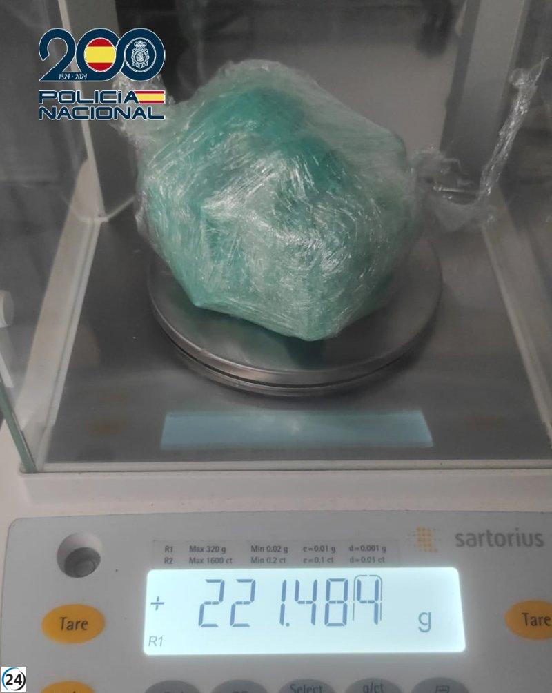 Detienen a un hombre en Cartagena con más de 220 gramos de cocaína en su vehículo.