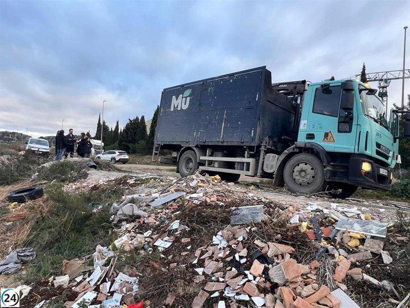 Desmantelan más de 51 toneladas de desechos ilegales en Baños y Mendigo, Murcia.