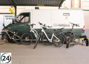 Detenidos en Águilas dos hombres por robo de bicicletas y patinetes eléctricos.