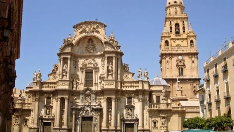 Los edificios más emblemáticos de Murcia en estilo moderno
