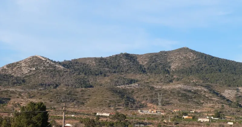 Cumbres y paisajes en el Parque Natural de Sierra de Crevillente